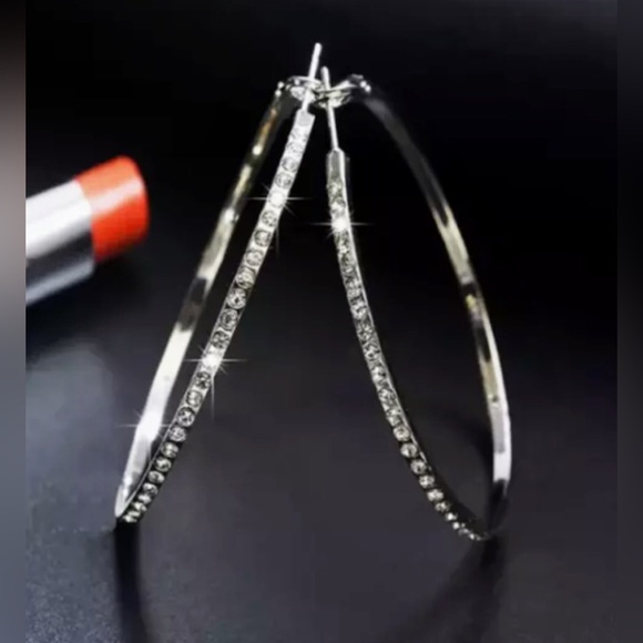 Sparkling Rhinestone Diamonte Hoops Silver NWOT
Diameter: 1.25” - Picture 8 of 10